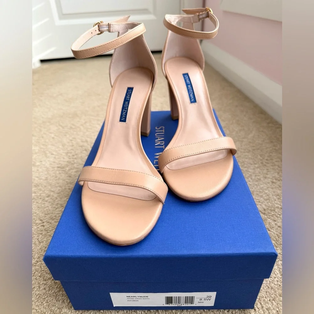 Stuart Weitzman •nwt excellent